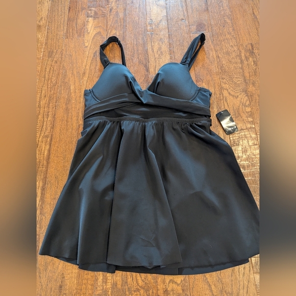 Torrid Underwire Wrap Front Swim Dress  Black Size 0x C/D NWT - Picture 8 of 17
